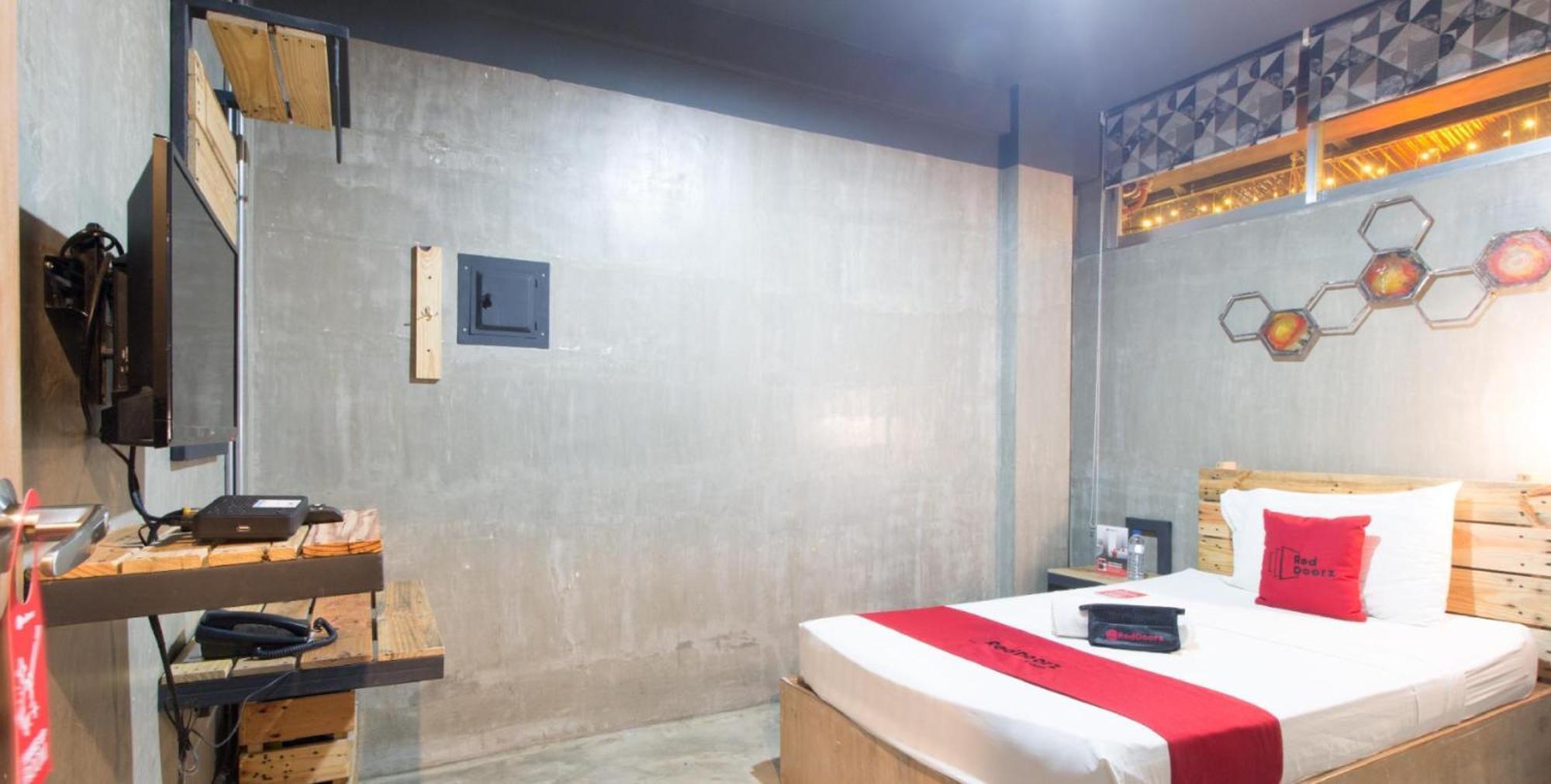 Reddoorz Plus @ Taft North Mandurriao Iloilo City Exterior photo